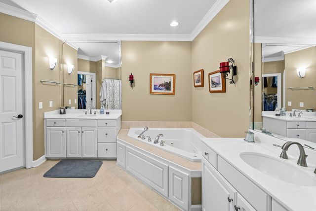 5398 Woods Edge Dr, Lebanon, TN 37090