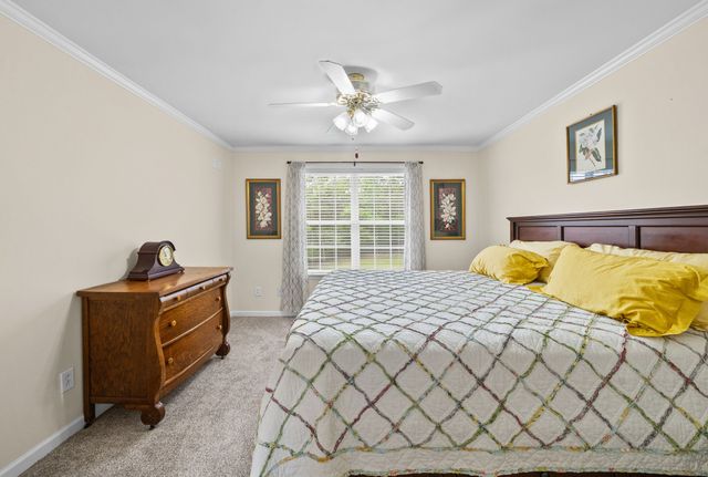 5398 Woods Edge Dr, Lebanon, TN 37090