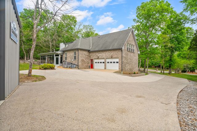 5398 Woods Edge Dr, Lebanon, TN 37090