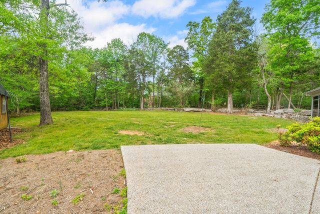 5398 Woods Edge Dr, Lebanon, TN 37090