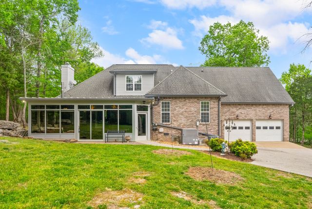 5398 Woods Edge Dr, Lebanon, TN 37090