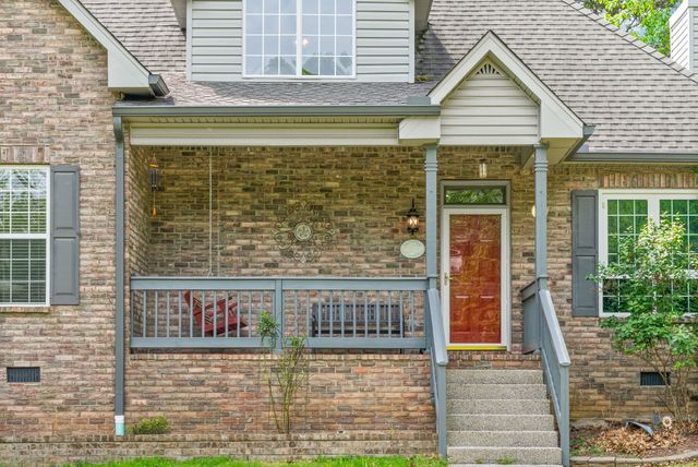 5398 Woods Edge Dr, Lebanon, TN 37090