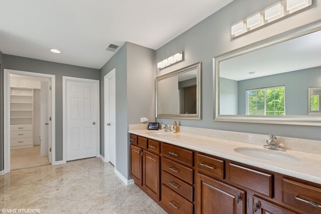 2621 Hastings Court, Gurnee, IL 60031