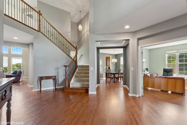 2621 Hastings Court, Gurnee, IL 60031