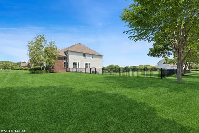 2621 Hastings Court, Gurnee, IL 60031