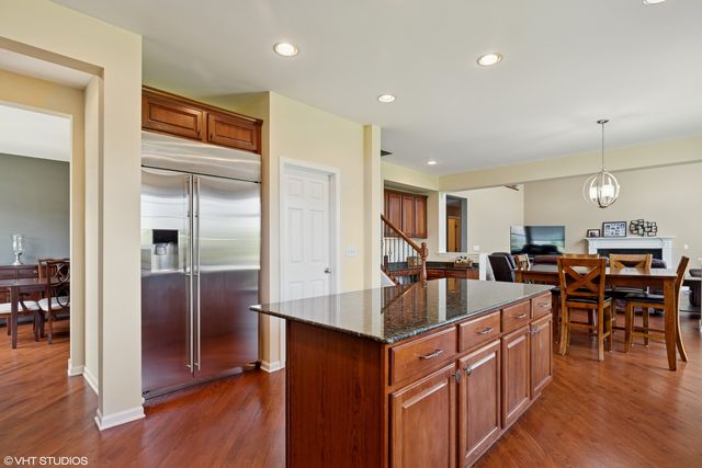 2621 Hastings Court, Gurnee, IL 60031