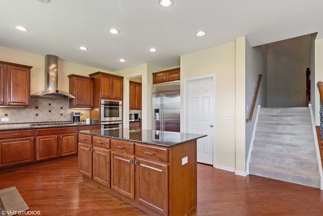2621 Hastings Court, Gurnee, IL 60031