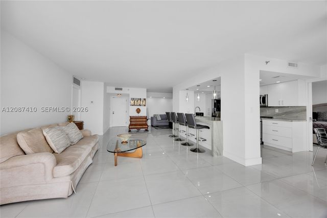 2000 Towerside Ter 1206, Miami, FL 33138