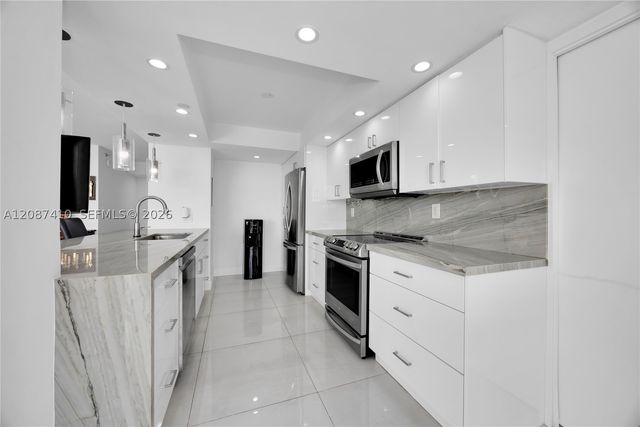 2000 Towerside Ter 1206, Miami, FL 33138