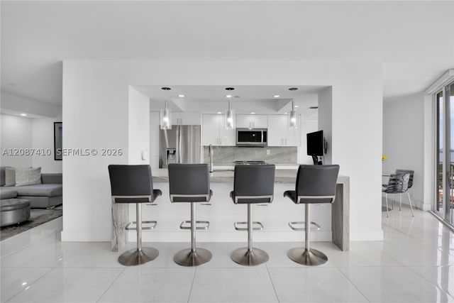 2000 Towerside Ter 1206, Miami, FL 33138