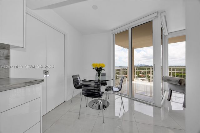2000 Towerside Ter 1206, Miami, FL 33138