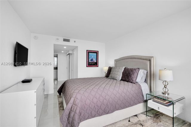 2000 Towerside Ter 1206, Miami, FL 33138