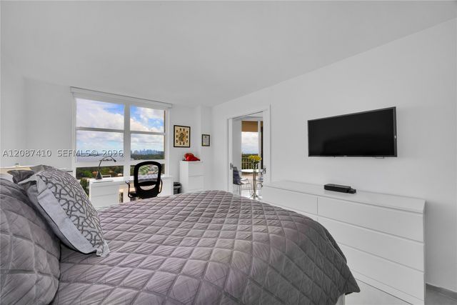 2000 Towerside Ter 1206, Miami, FL 33138
