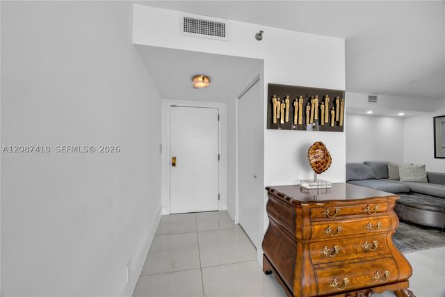 2000 Towerside Ter 1206, Miami, FL 33138