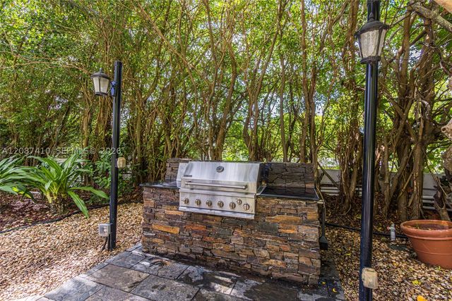 2000 Towerside Ter 1206, Miami, FL 33138