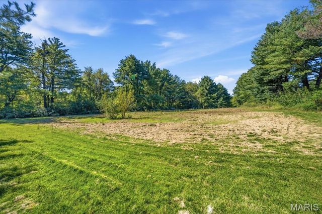 579 N Green Mount Road, Shiloh, IL 62221