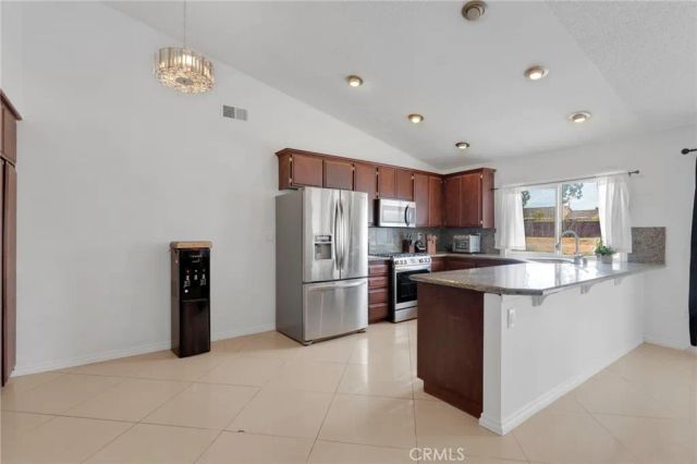 11334 Courtside Street, Victorville, CA 92392