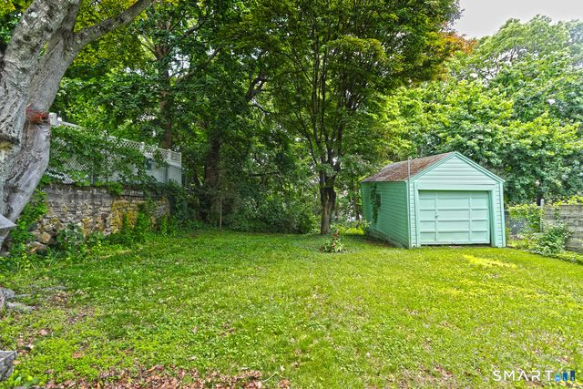 293 Pleasantview Avenue, Bridgeport, CT 06606