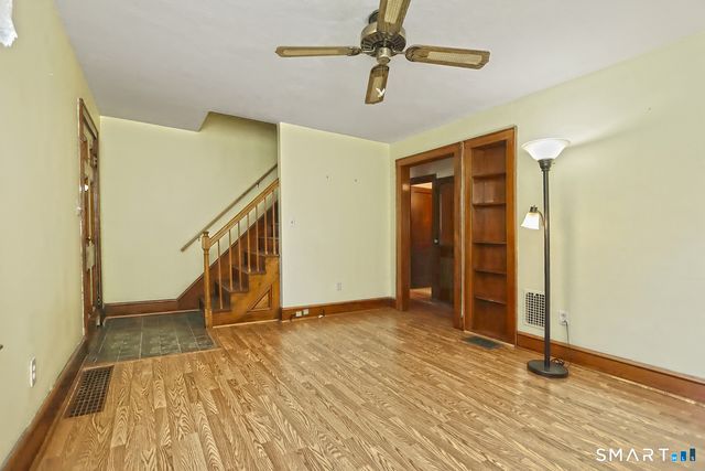 293 Pleasantview Avenue, Bridgeport, CT 06606