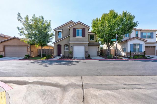 10857 N Knowlton Way, Fresno, CA 93730