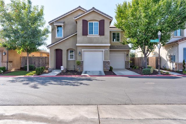 10857 N Knowlton Way, Fresno, CA 93730
