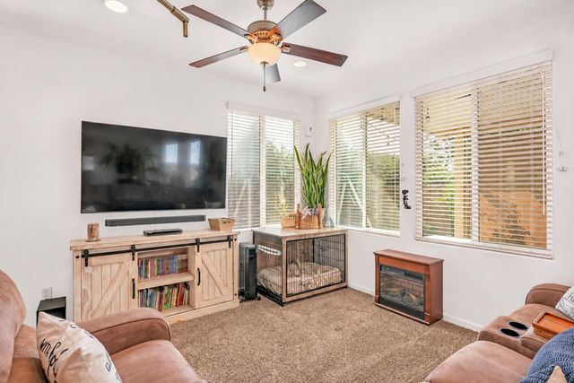 10857 N Knowlton Way, Fresno, CA 93730