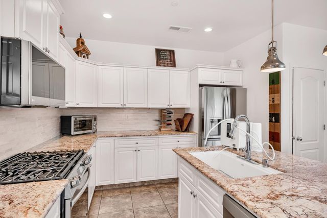 10857 N Knowlton Way, Fresno, CA 93730