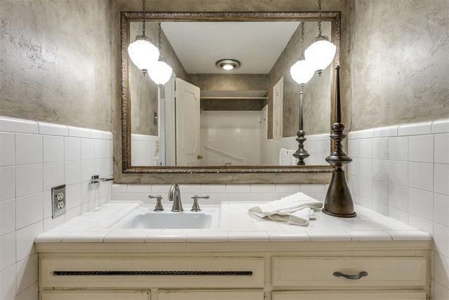 3000 Pelham Drive, Oklahoma City, OK 73120