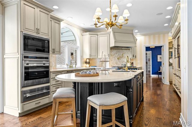 34 Somerset Downs Drive, Ladue, MO 63124
