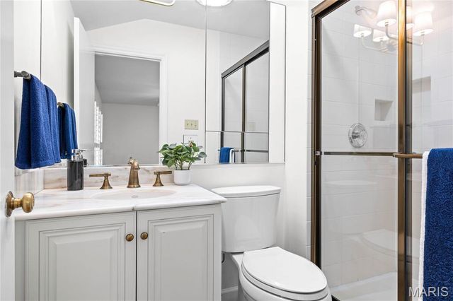 34 Somerset Downs Drive, Ladue, MO 63124