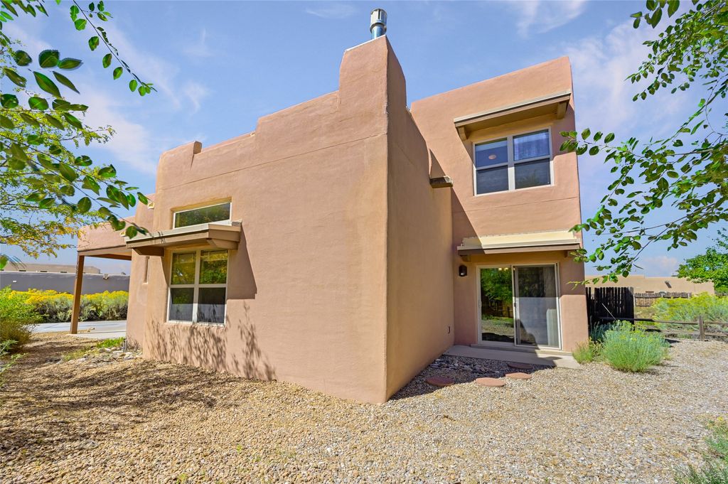 7023 Vuelta Vistoso, Santa Fe, NM 87507
