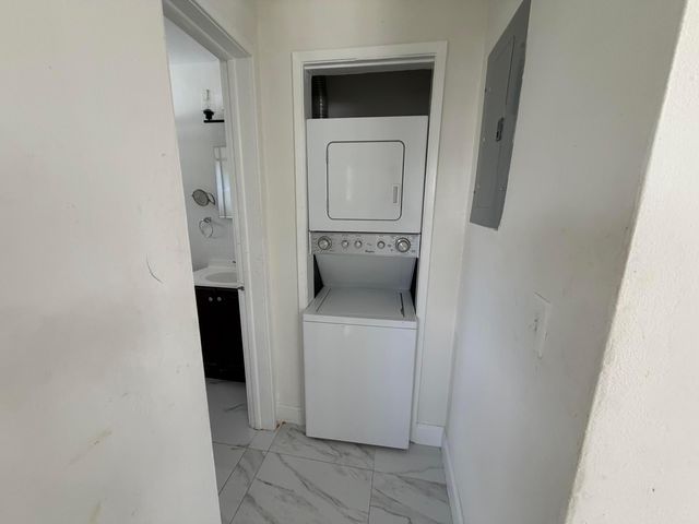 421 NE 11TH Street 1, Fort Lauderdale, FL 33304