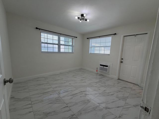 421 NE 11TH Street 1, Fort Lauderdale, FL 33304