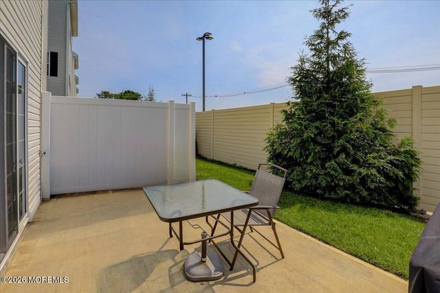 302 Prestige Road 2402, Brick, NJ 08723