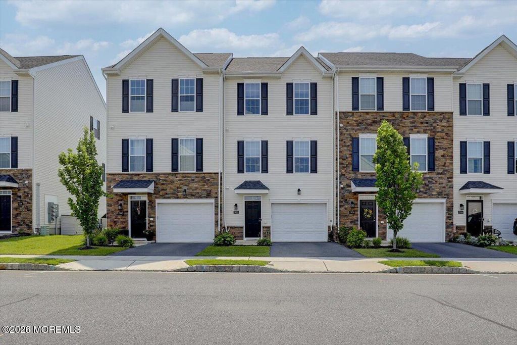 302 Prestige Road 2402, Brick, NJ 08723