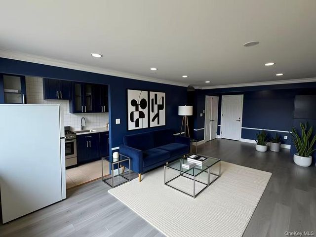 83-45 Vietor Ave 5D, Elmhurst, NY 11373
