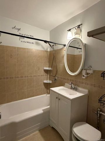 83-45 Vietor Ave 5D, Elmhurst, NY 11373