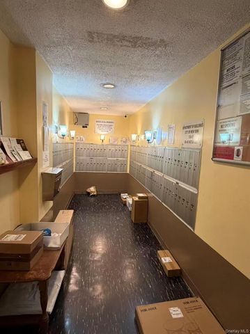 83-45 Vietor Ave 5D, Elmhurst, NY 11373