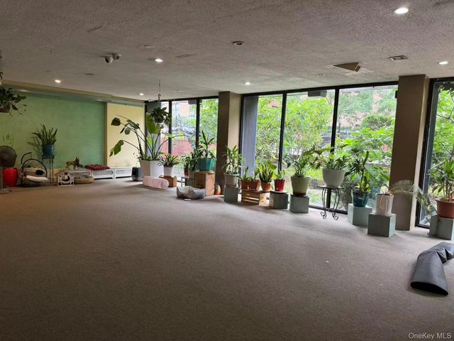 83-45 Vietor Ave 5D, Elmhurst, NY 11373
