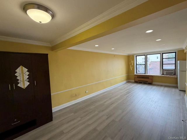 83-45 Vietor Ave 5D, Elmhurst, NY 11373