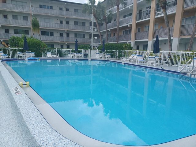 2525 W BAY DRIVE A12, Belleair Bluffs, FL 33770