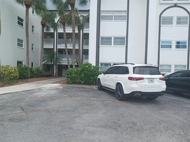 2525 W BAY DRIVE A12, Belleair Bluffs, FL 33770