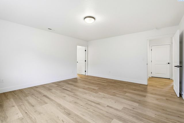 6556 W 29th Ct, Kennewick, WA 99338