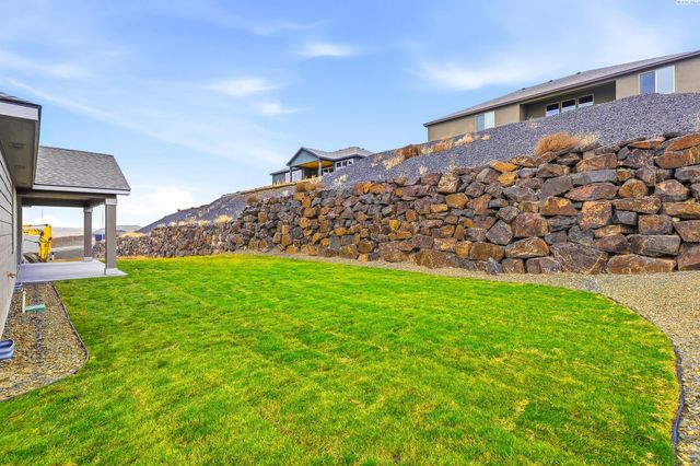 6556 W 29th Ct, Kennewick, WA 99338