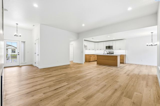 6556 W 29th Ct, Kennewick, WA 99338