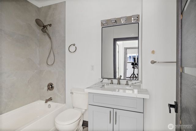 8608 42nd Avenue S, Seattle, WA 98118