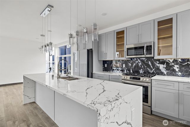 8608 42nd Avenue S, Seattle, WA 98118
