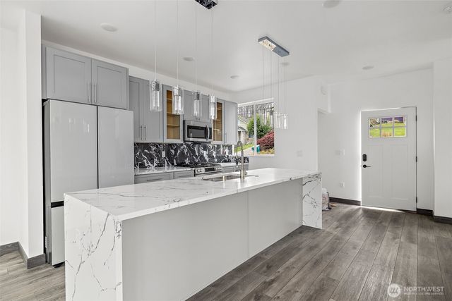8608 42nd Avenue S, Seattle, WA 98118