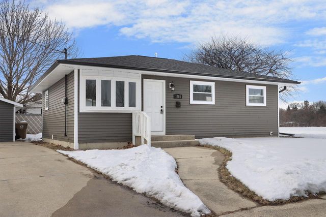 1703 84th PLACE, Kenosha, WI 53143