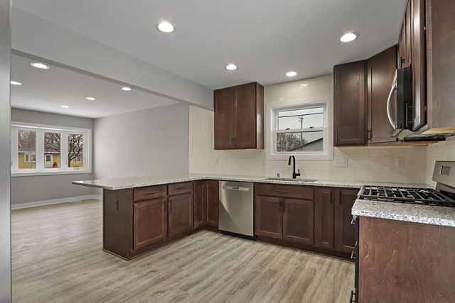 1703 84th PLACE, Kenosha, WI 53143